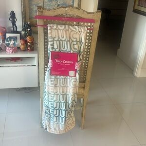 Juicy Couture White/Peach Bold "JUICY" Plush Throw Blanket